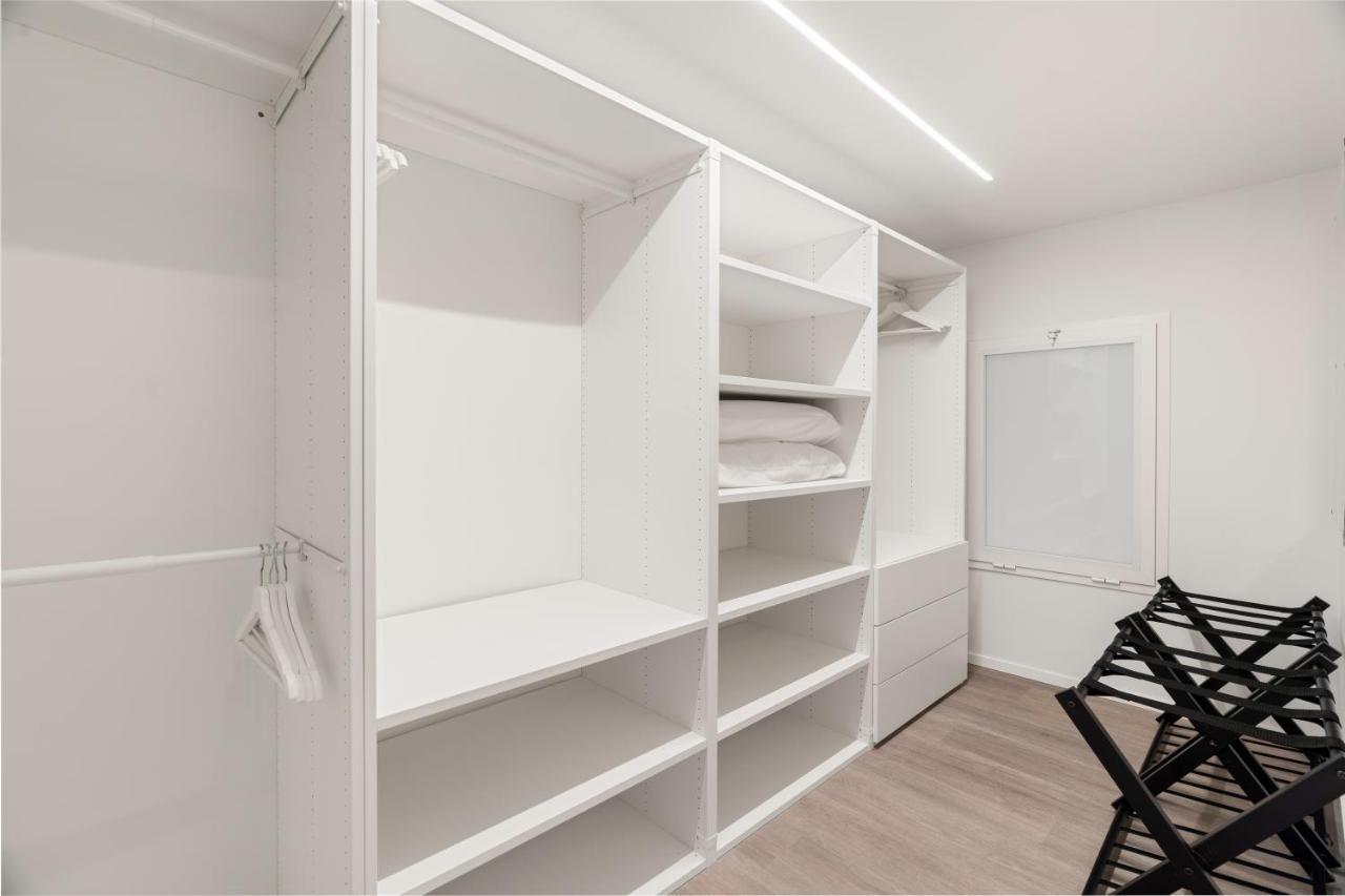 Modern Quiet Super Central Luxury Apartment Милано Екстериор снимка